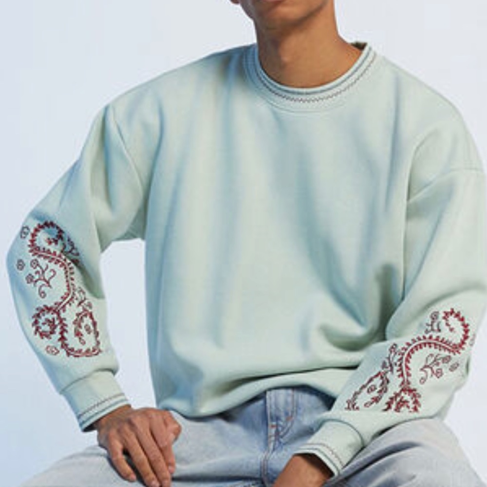 PacSun Paisley Embroidered Crewneck Sweatshirt Men’s Medium